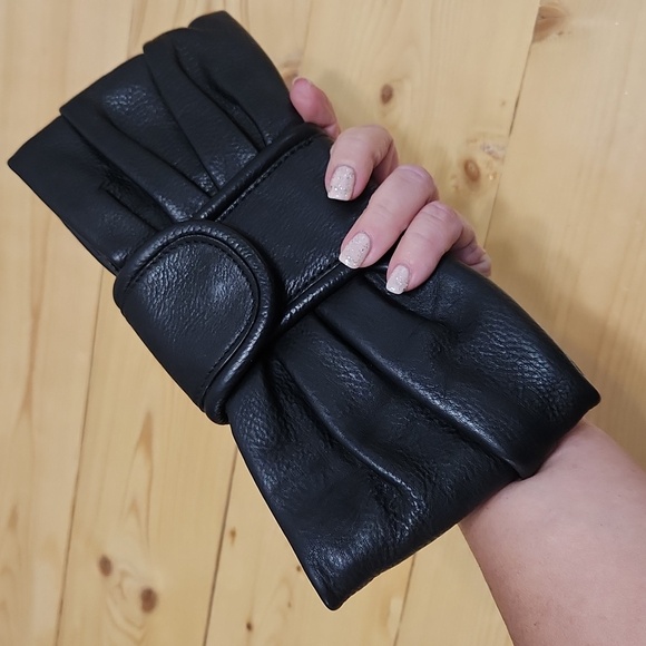 Banana Republic Bow Clutch Wallet Leather Black - Picture 11 of 15